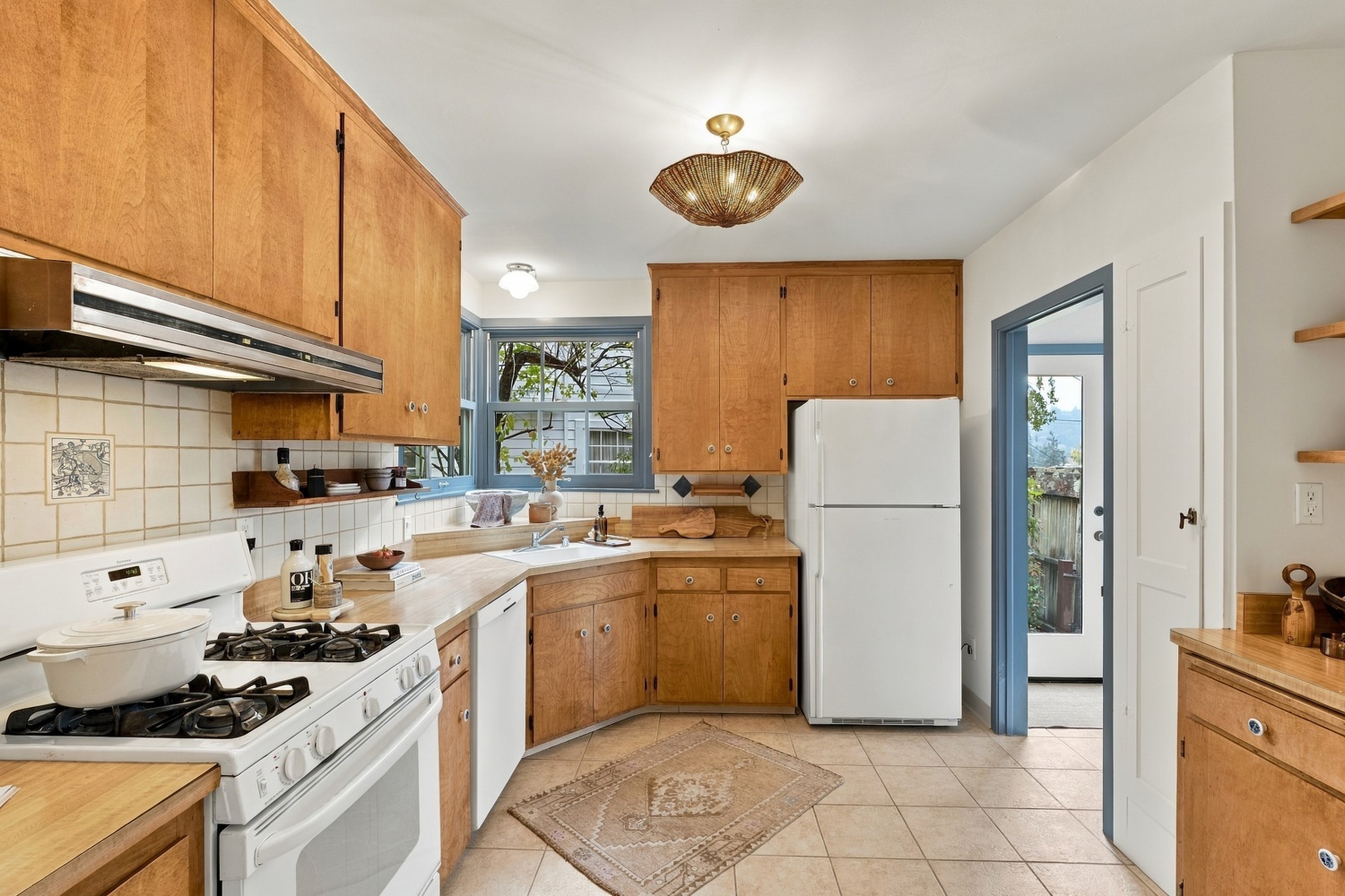 40 Alvarado Ave