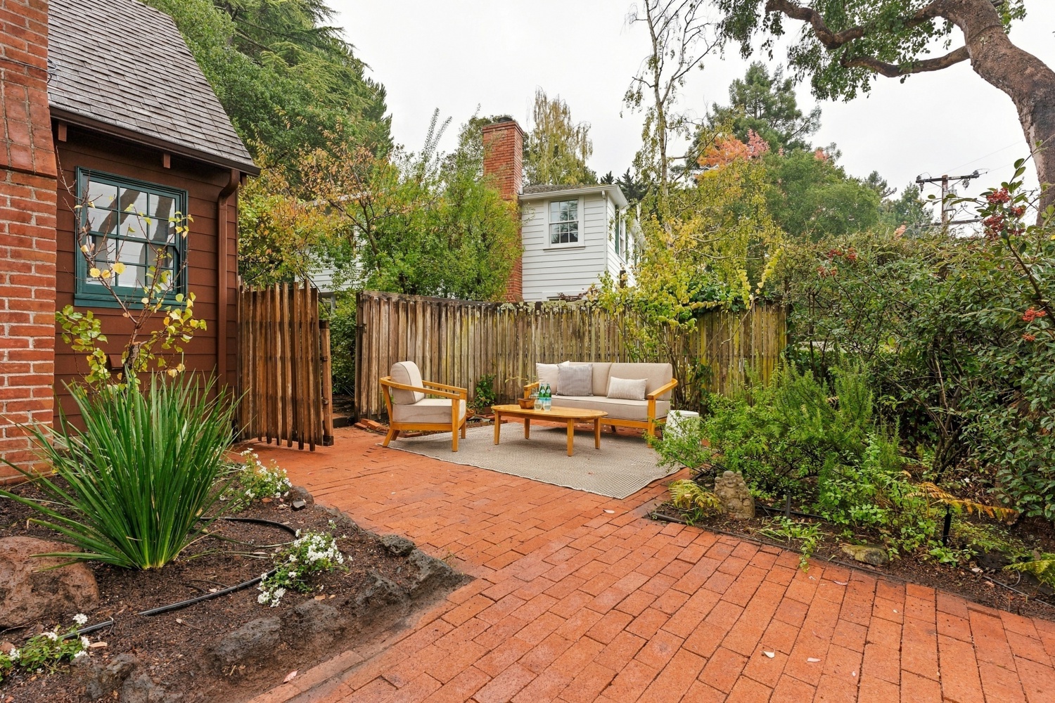 40 Alvarado Ave