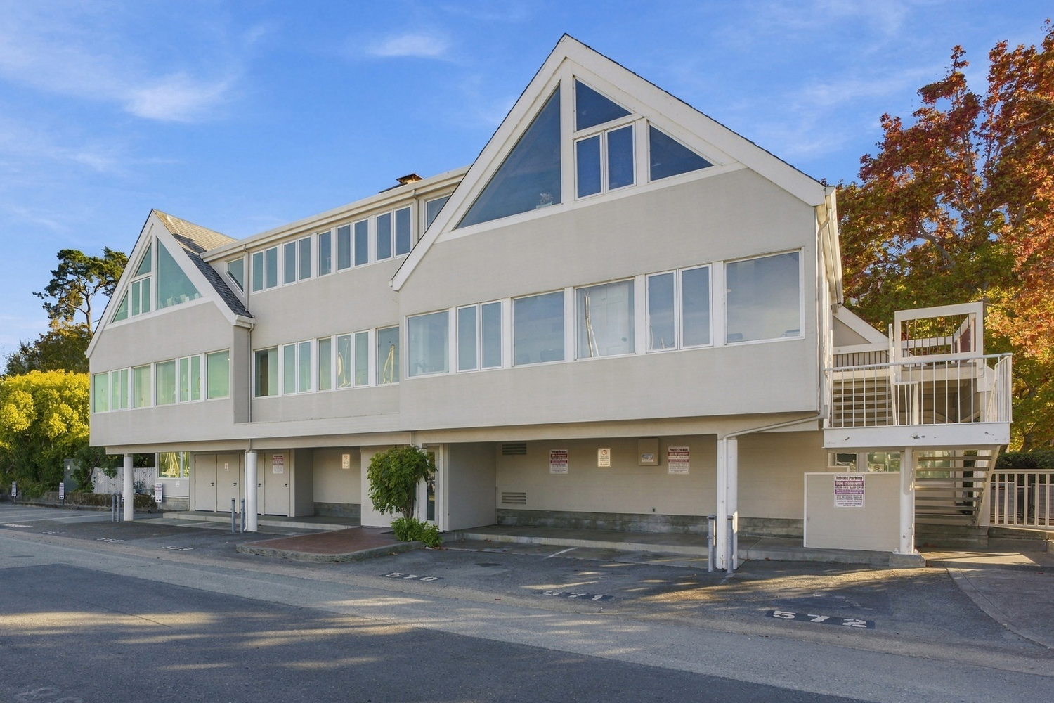 900 Bridgeway